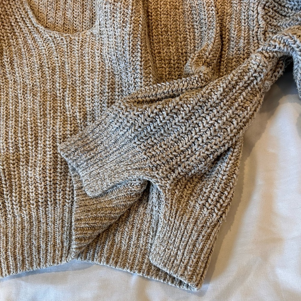 Free People Cropped Elbow Sleeve Low Cut Sweater NWOT M - Picture 5 of 5